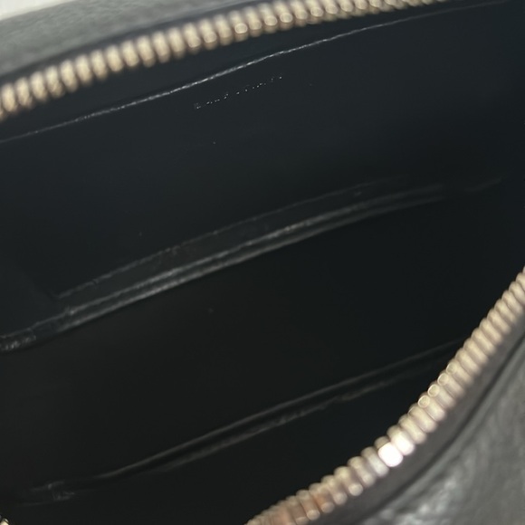 AUTHENTIC BALENCIAGA WOMEN'S EVERYDAY MEDIUM CAMERA BAG IN BLACK - Picture 5 of 5